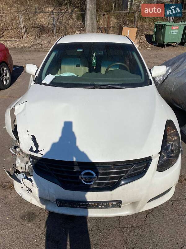 Купе Nissan Altima 2012 в Житомире