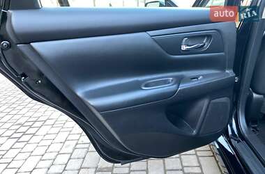 Седан Nissan Altima 2015 в 