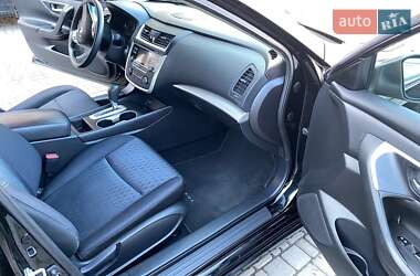 Седан Nissan Altima 2015 в 
