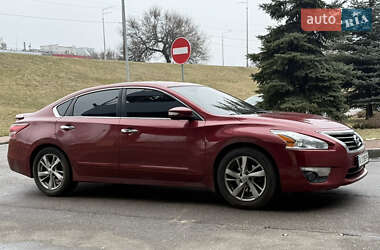 Седан Nissan Altima 2014 в Каменском