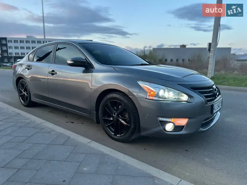 Седан Nissan Altima 2014 в 