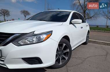 Седан Nissan Altima 2016 в Черкасах