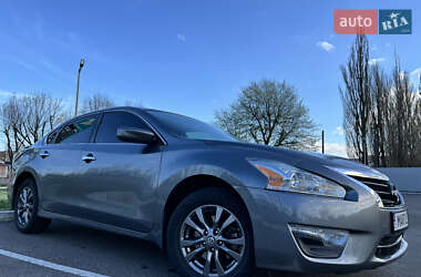 Седан Nissan Altima 2015 в 