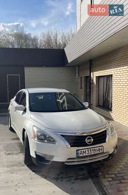 Седан Nissan Altima 2012 в 