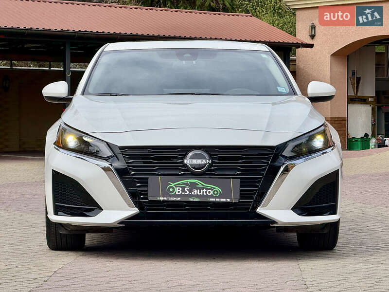 Седан Nissan Altima 2024 в Мукачево