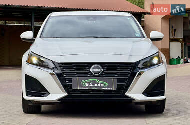Седан Nissan Altima 2024 в 