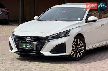 Седан Nissan Altima 2024 в 
