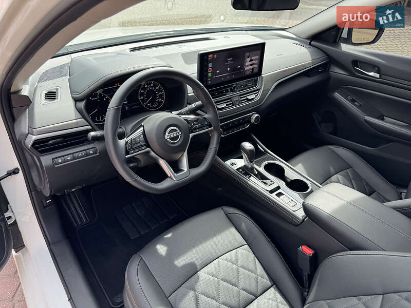 Седан Nissan Altima 2024 в Мукачево