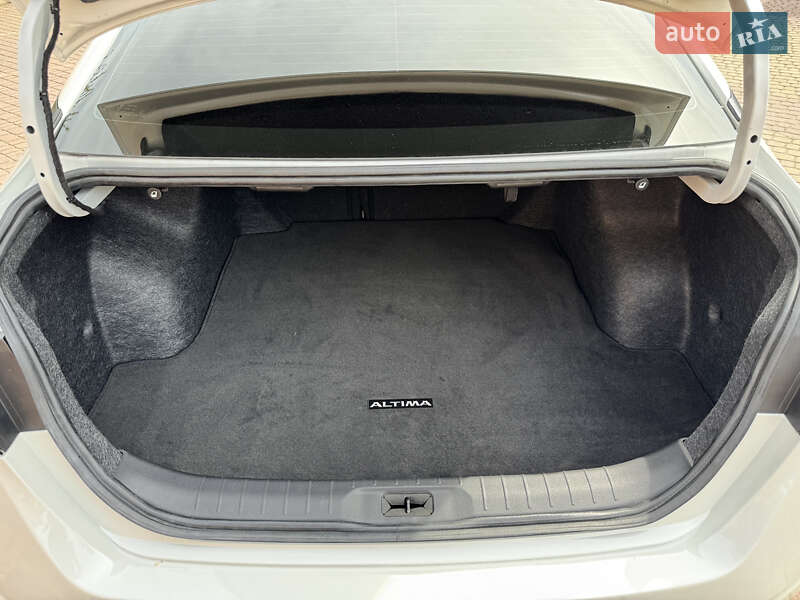 Седан Nissan Altima 2024 в Мукачево