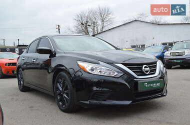 Седан Nissan Altima 2015 в 