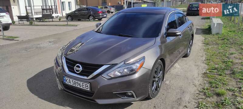 Седан Nissan Altima 2017 в Києві