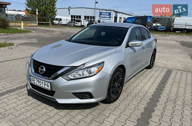 Седан Nissan Altima 2016 в 