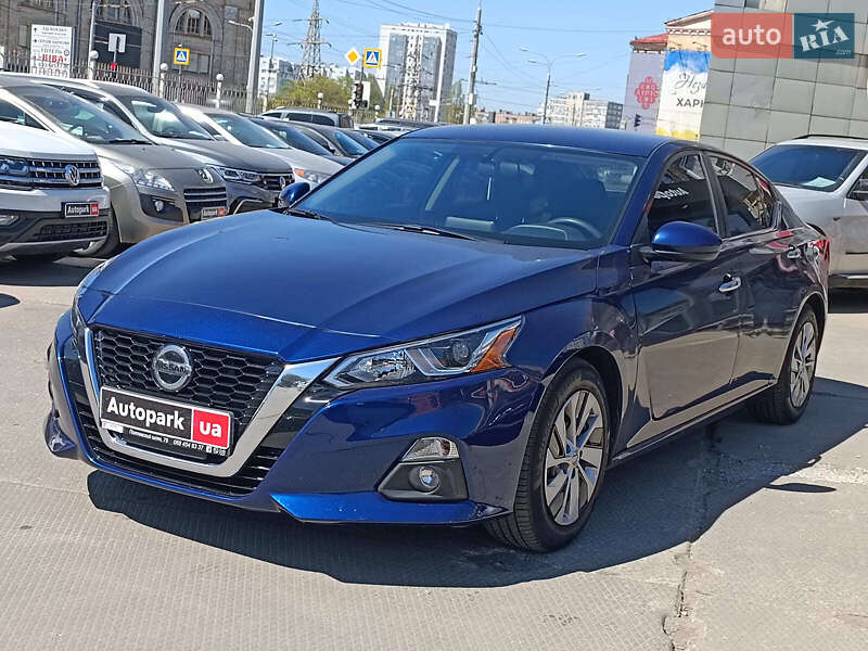 Nissan Altima 2020