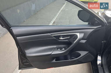 Седан Nissan Altima 2015 в 