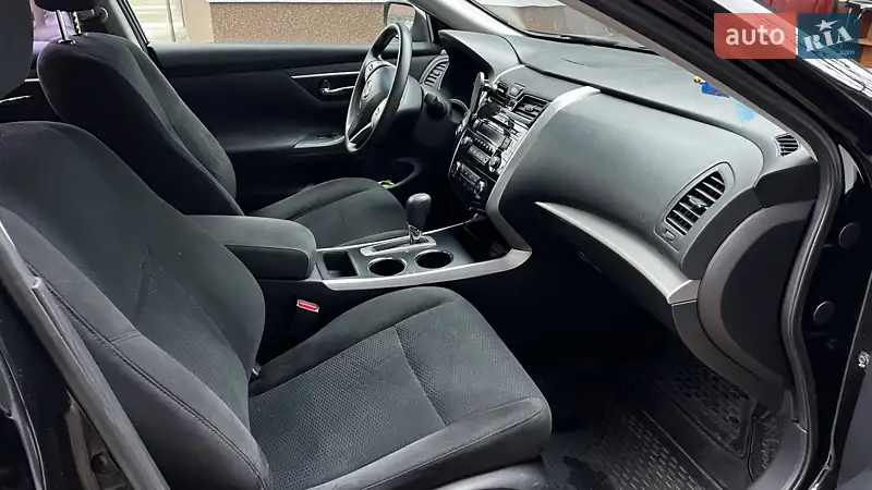 Седан Nissan Altima 2014 в 