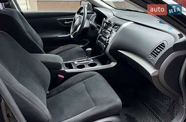 Седан Nissan Altima 2014 в 