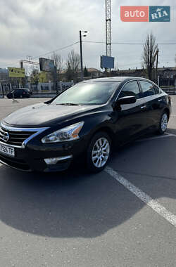 Седан Nissan Altima 2012 в 