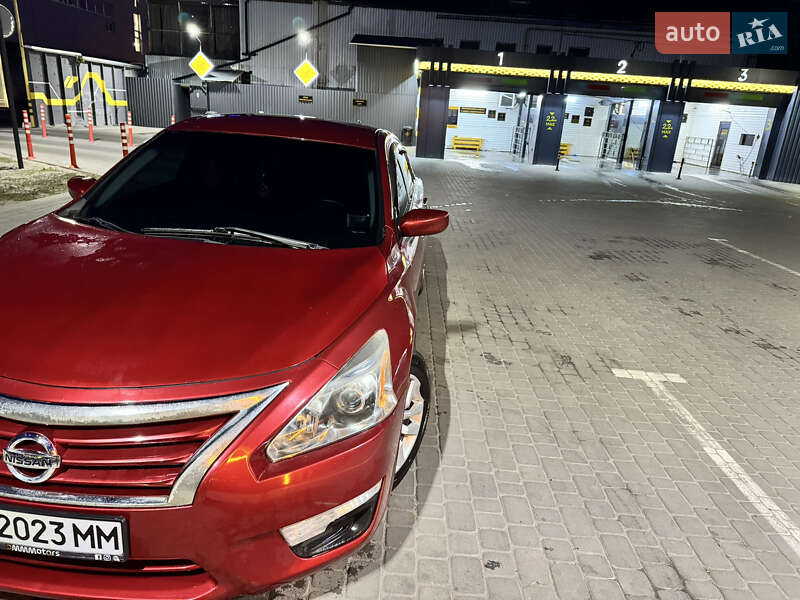 Седан Nissan Altima 2014 в Харкові