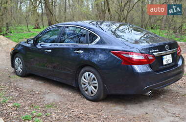Седан Nissan Altima 2018 в 