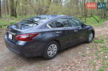 Седан Nissan Altima 2018 в 