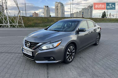 Седан Nissan Altima 2017 в Києві