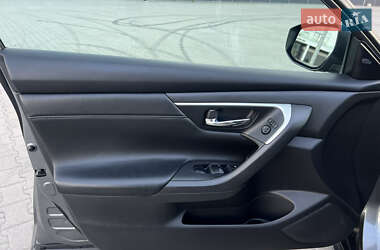 Седан Nissan Altima 2017 в 