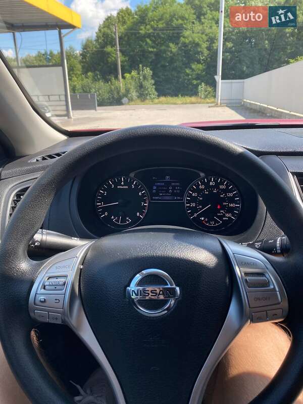 Седан Nissan Altima 2016 в Коломиї