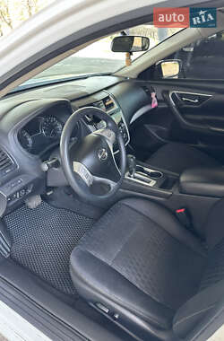 Седан Nissan Altima 2016 в 