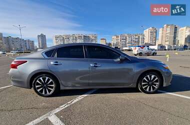 Седан Nissan Altima 2018 в 