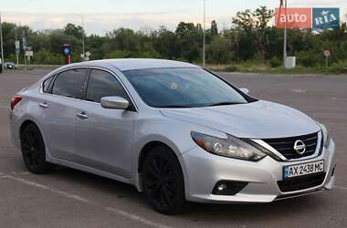 Седан Nissan Altima 2016 в 