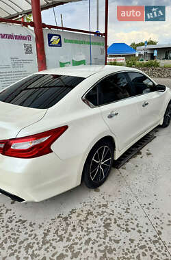 Седан Nissan Altima 2016 в 