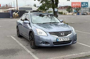 Седан Nissan Altima 2011 в 