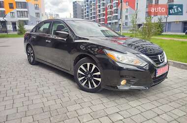 Седан Nissan Altima 2018 в Ивано-Франковске