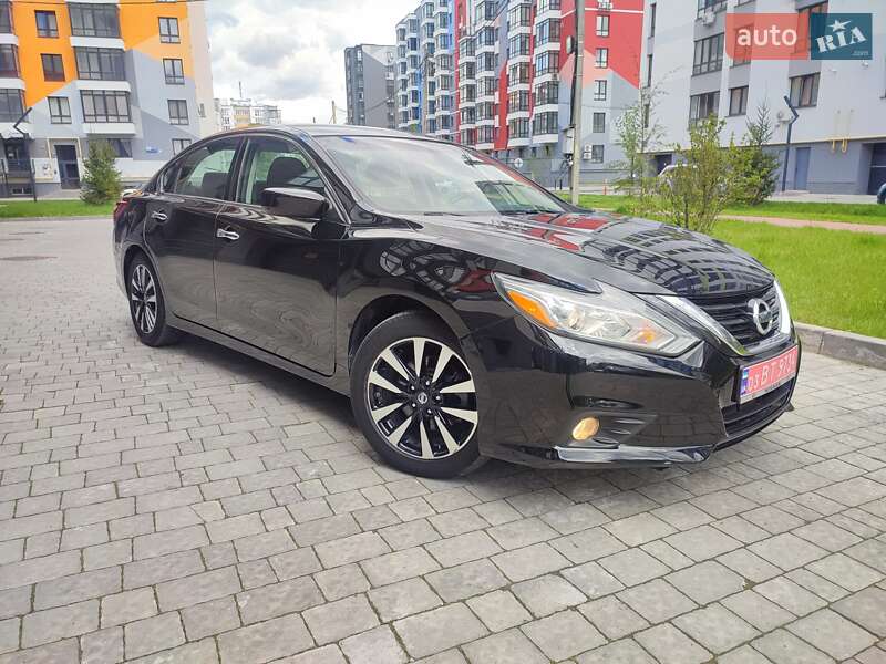 Седан Nissan Altima 2018 в Ивано-Франковске