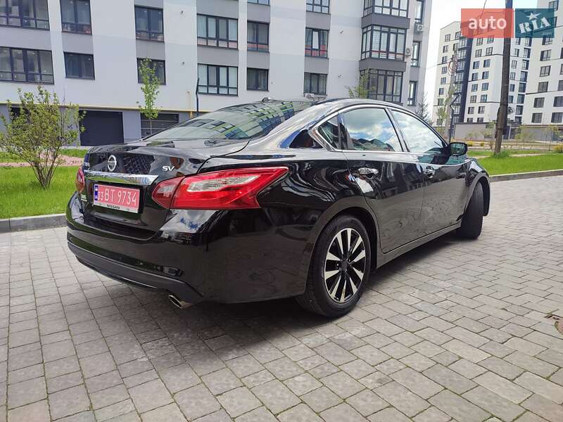 Седан Nissan Altima 2018 в Ивано-Франковске