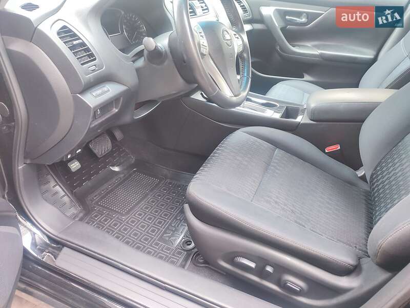 Седан Nissan Altima 2018 в Ивано-Франковске