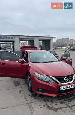 Седан Nissan Altima 2016 в Києві