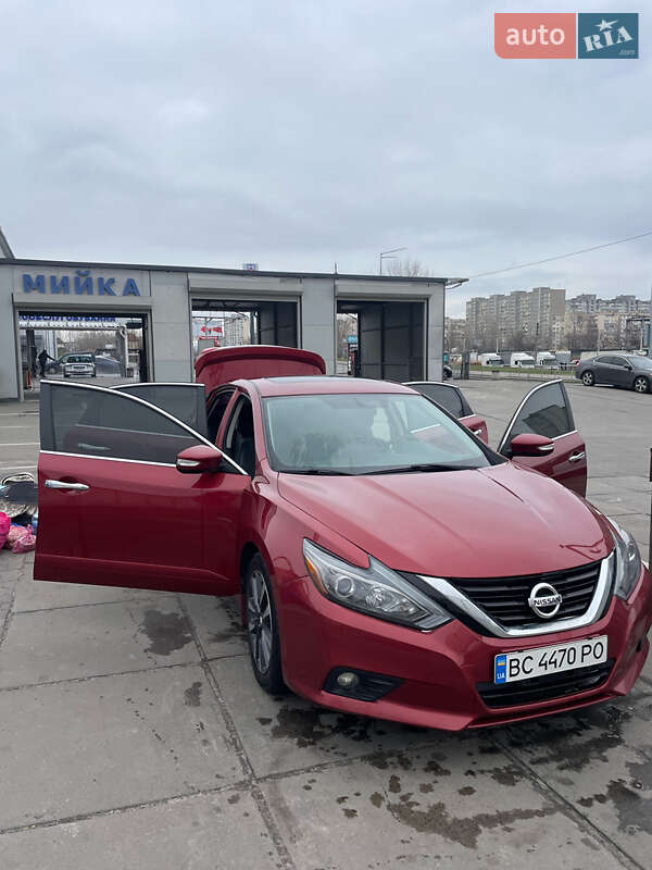 Седан Nissan Altima 2016 в 