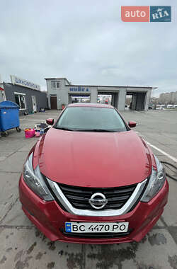 Седан Nissan Altima 2016 в 