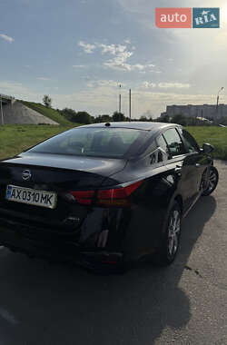 Седан Nissan Altima 2018 в 