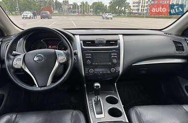 Седан Nissan Altima 2013 в 
