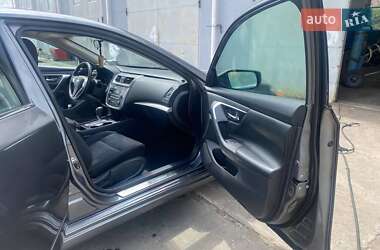 Седан Nissan Altima 2016 в 