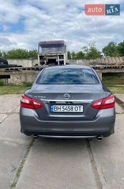 Седан Nissan Altima 2016 в Одессе