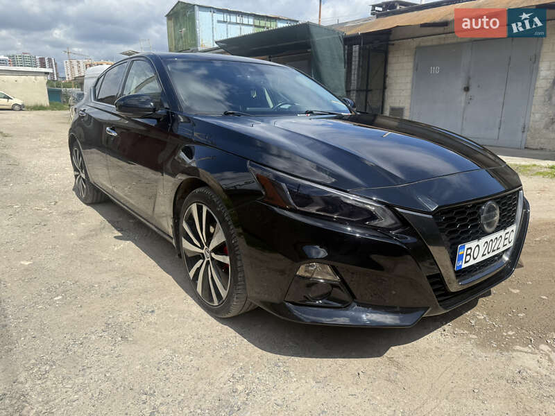 Nissan Altima 2019