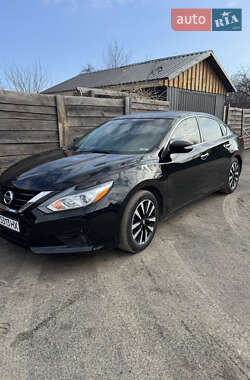 Седан Nissan Altima 2018 в Коростишеві