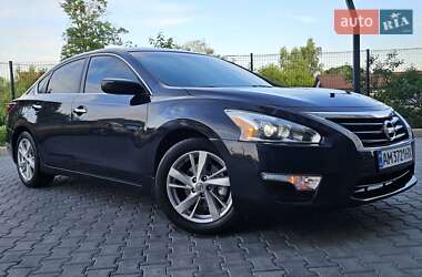 Седан Nissan Altima 2012 в Хмельницькому