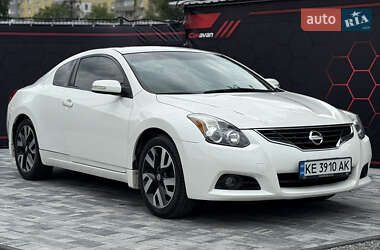 Купе Nissan Altima 2010 в Днепре
