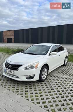 Седан Nissan Altima 2012 в Хмельницком