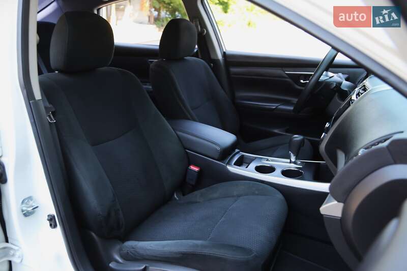 Седан Nissan Altima 2015 в Киеве фото 11 Седан Nissan Altima 2015 в Киеве