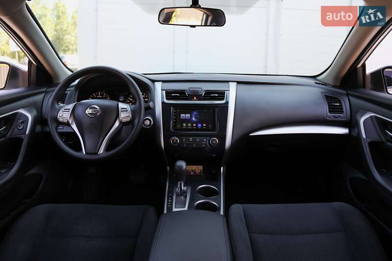 Седан Nissan Altima 2015 в Киеве фото 13 Седан Nissan Altima 2015 в Киеве